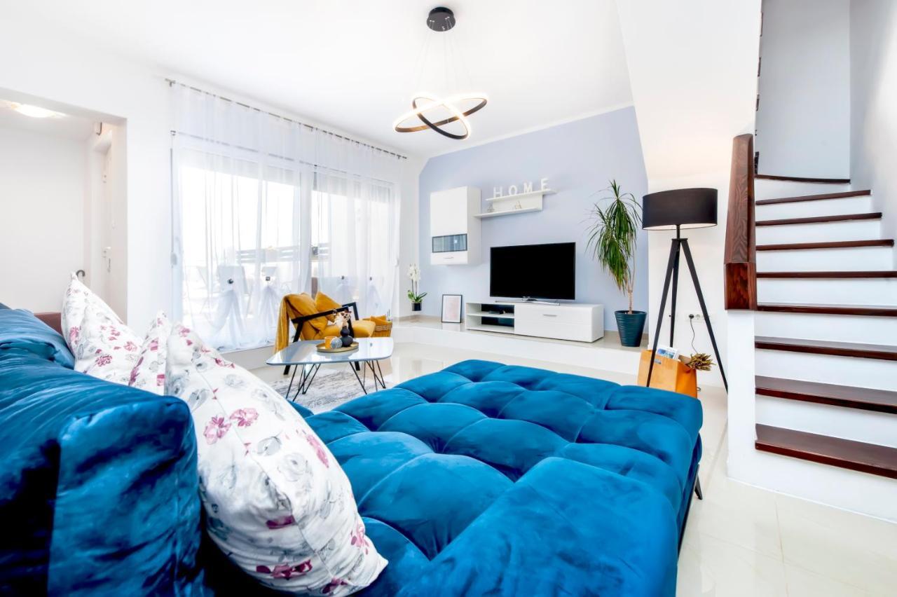 Lea'S Apartment โรวีน ภายนอก รูปภาพ